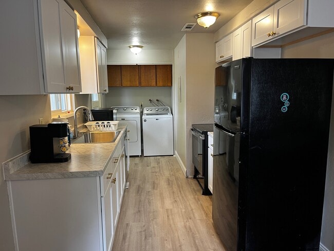 Foto del edificio - 925 Olympic Ave