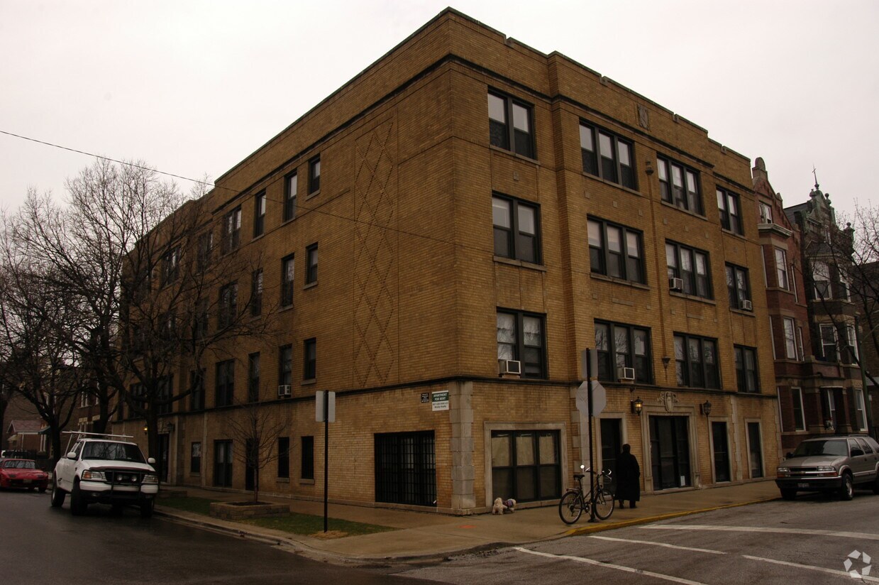 Foto principal - 2128 N Oakley Ave