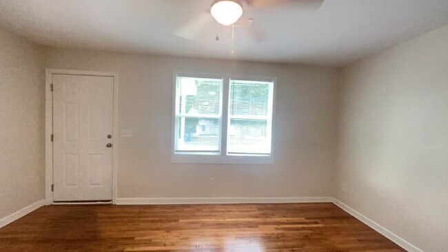 Building Photo - Convenient Columbia Living – Renovated Duplex Near Two Notch & Forest Dr