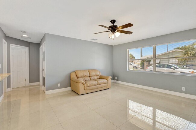 Building Photo - 212 Palmetto Dr
