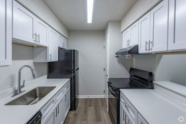 Interior Photo - Parkwood Villa
