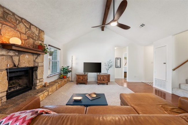 Building Photo - 104 Hanley Hill Dr