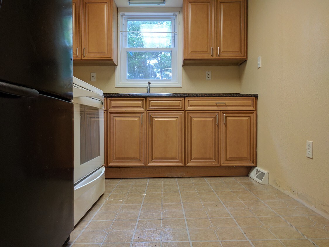 615 1/2 Sixth St, Trafford, PA 15085 Townhome Rentals in Trafford PA