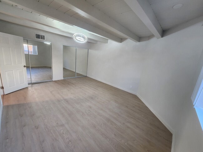 Building Photo - 9322 Cayuga Ave