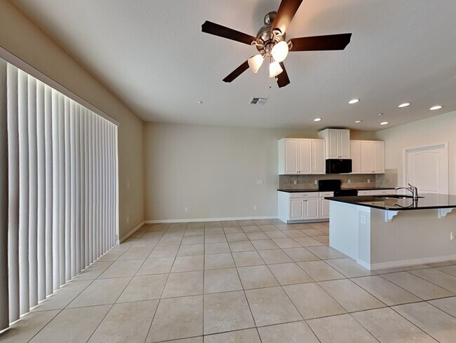 Foto del edificio - 7503 Aloma Pines Ct