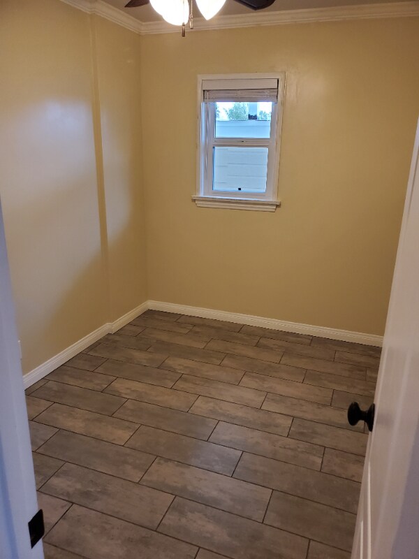 Building Photo - 421 N Ditmar St