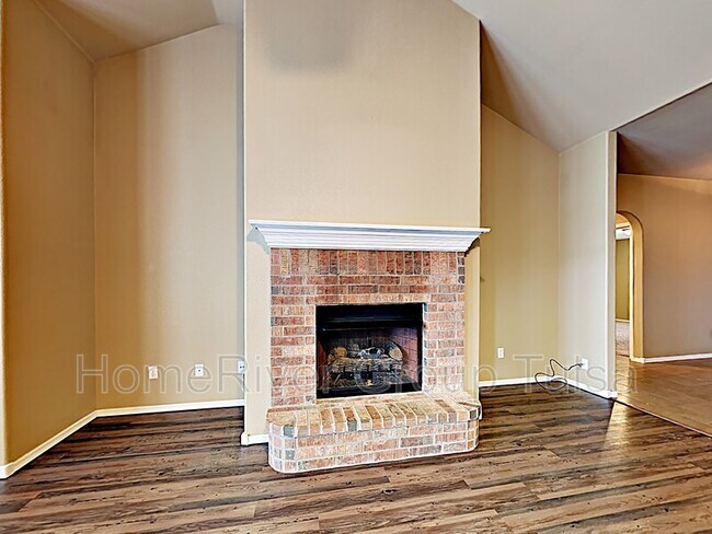 Foto del edificio - 10108 N 114th E Ave