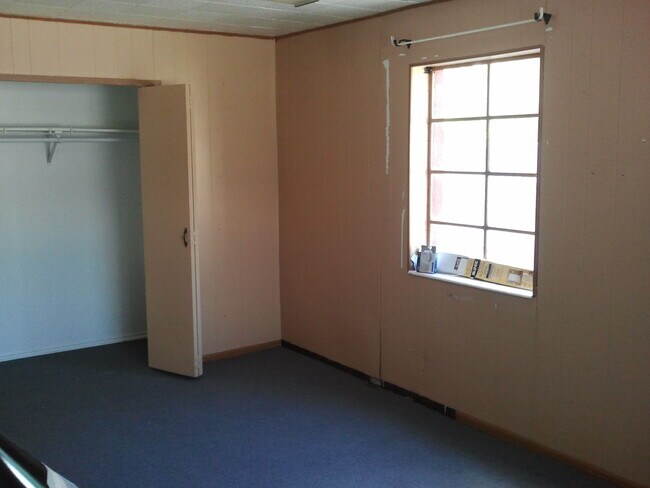 Building Photo - 5760 S Hansen Cir