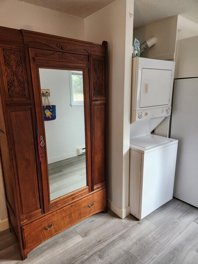 Photo du bâtiment - 1987 Kaltasin Rd