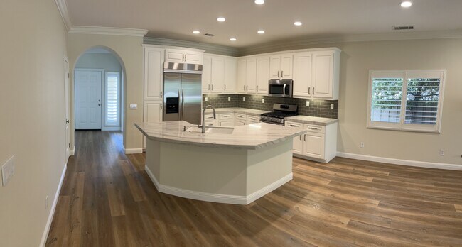 Building Photo - 43142 Caminata Dr