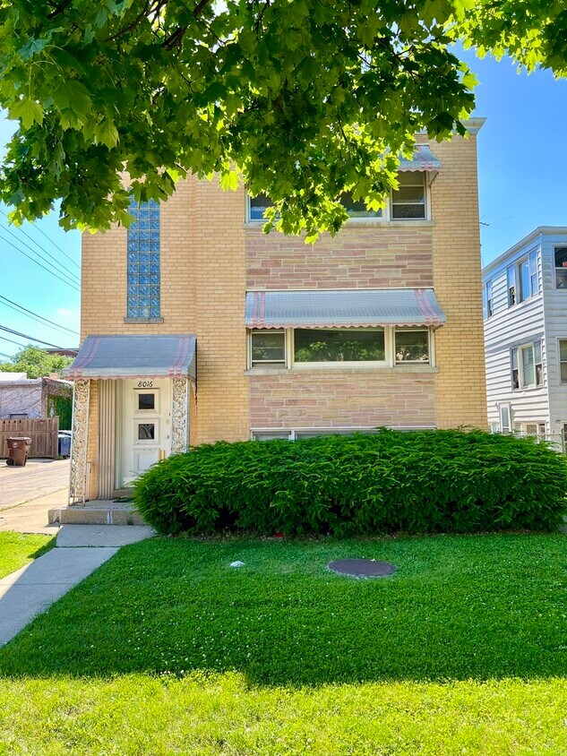 8016 Knox Ave, Skokie, IL 60076 House Rental in Skokie, IL