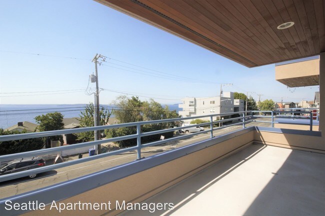 Building Photo - 4208 Beach Dr SW