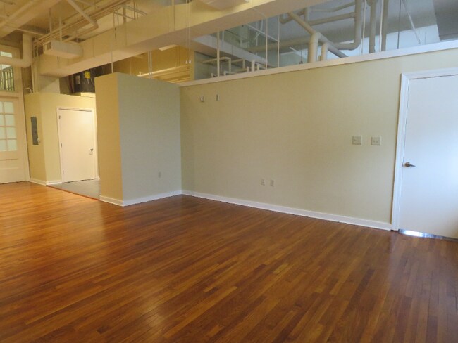 Building Photo - 1401 Scott St