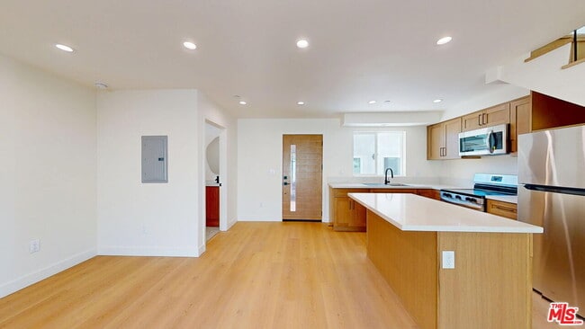 Foto del edificio - 6445 Satsuma Ave