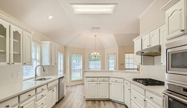 Foto del edificio - 5500 Archwood Ln