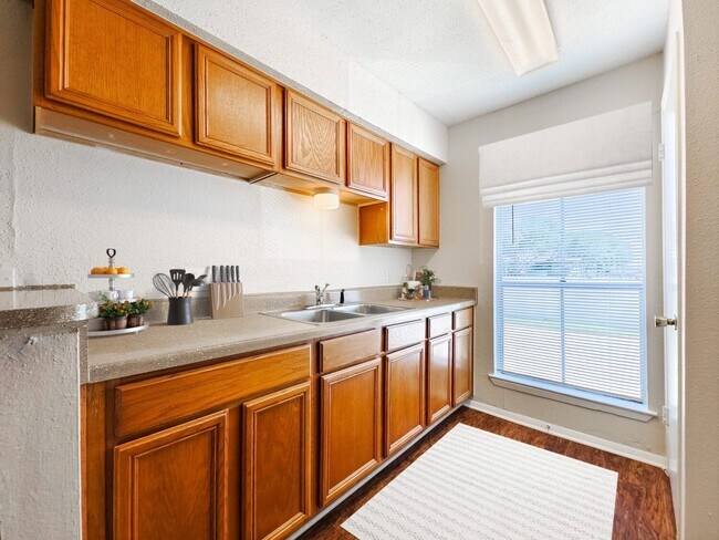 Foto del edificio - 4400 W Airport Blvd