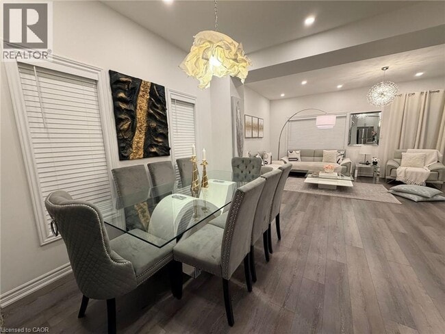 Photo du bâtiment - 88 June Callwood Wy