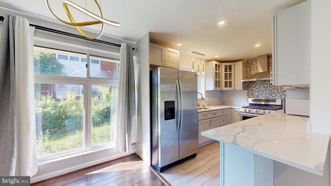 Building Photo - 6337 Phyllis Ln