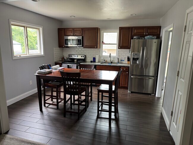 Foto del edificio - 1303 E Thirteen Mile Rd