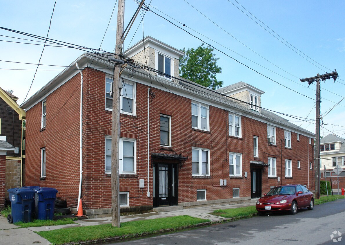 Building Photo - 561 Ontario St