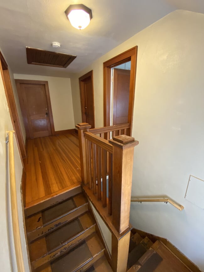 Building Photo - 810 Range St