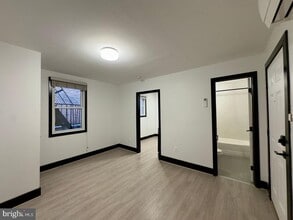 Building Photo - 816 Park Ave