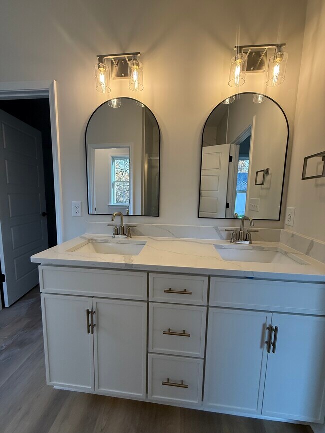 Foto del edificio - 145 Kennel Rd