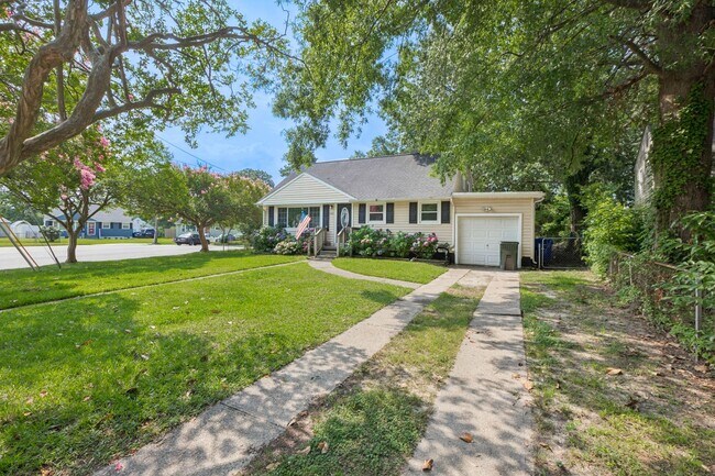 Foto del edificio - Beautiful Split Level Home in Norfolk!!