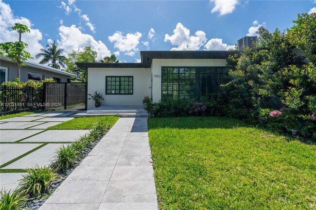 Foto del edificio - 7850 Hawthorne Ave