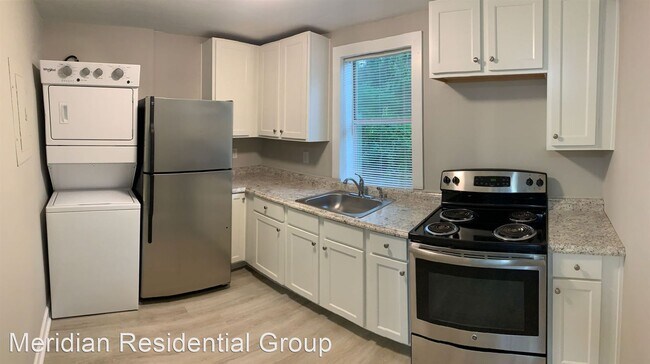 Building Photo - 2 br, 1 bath House - 3528 Admiral Dr A
