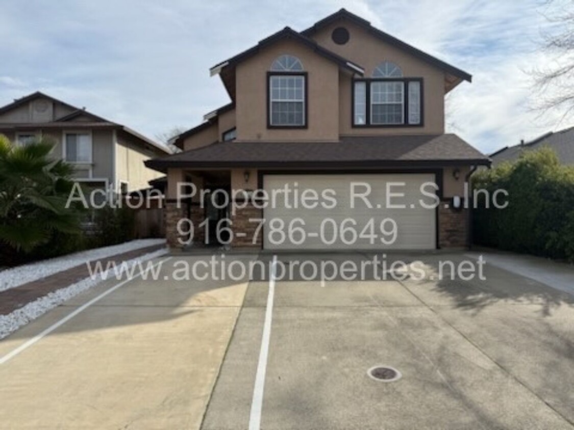 Foto principal - Spacious 4 Bed, 2.5 Bath + Office - Tesla ...