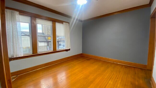 Building Photo - 2209 Highland Ave