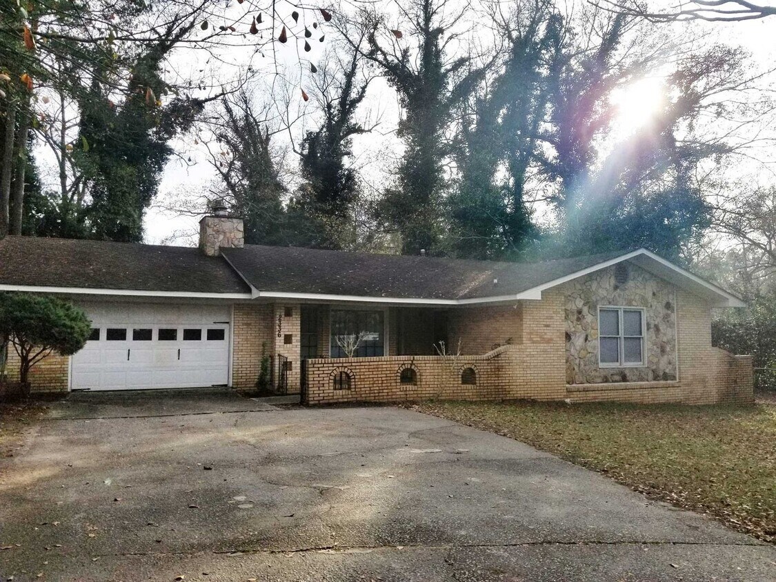 Foto principal - Spacious South Augusta Home Renovated. Con...