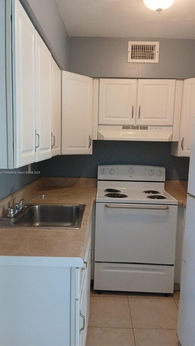 Foto del edificio - 3031 NE 21st Terrace