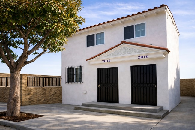 Photo - 2016 Burnside Ave House