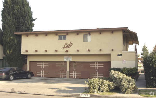 Foto principal - 11706 Gurley Ave