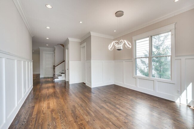 Building Photo - Stunning 4BE/3.5BA home in the heart of Green Hills!