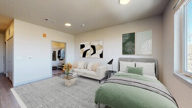 Studio, 475sf - Railside at Wadsworth Station