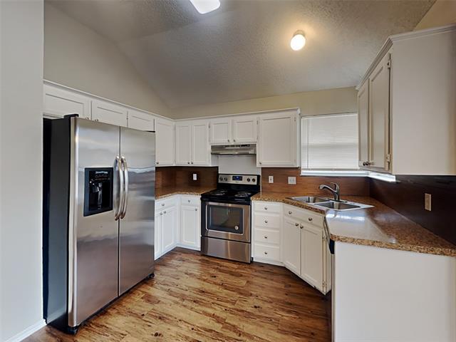 Building Photo - 813 NW Park Meadow Ln