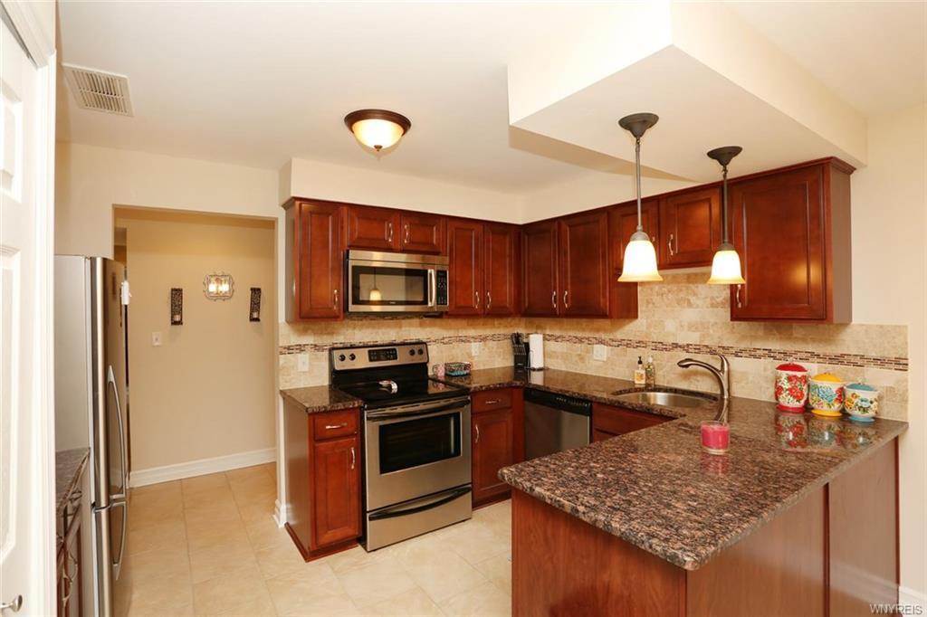 Primary Photo - 27 Coolbrook Ct