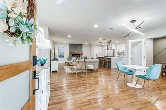 Building Photo - 2537 Fenestra Dr