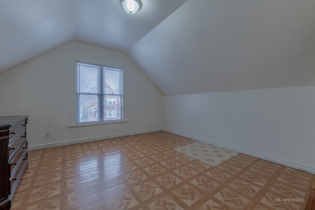 Foto del edificio - 3121 W 39th Pl