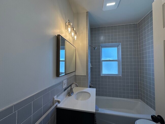 Foto del edificio - 23 Tower St