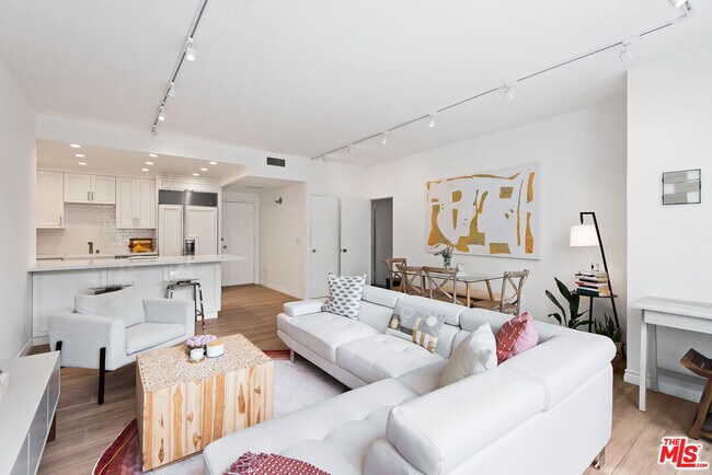 Foto del edificio - 17368 Sunset Blvd
