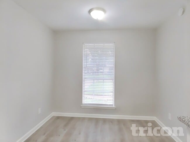 Building Photo - 9007 Gauguin Dr