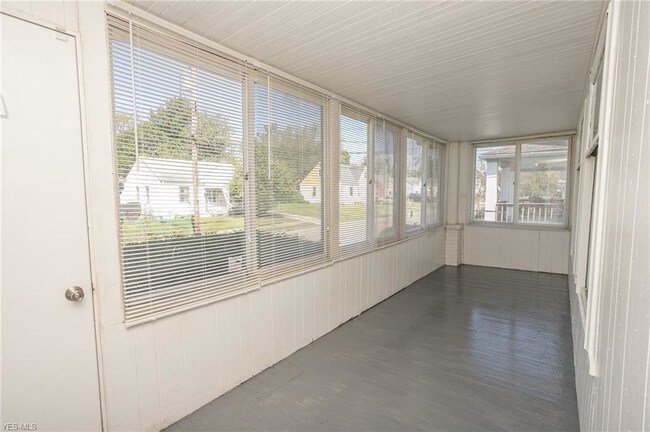Foto del edificio - 13441 Kirton Ave