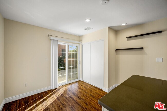 Foto del edificio - 4022 1/2 Brunswick Ave-
