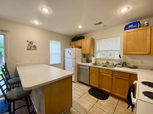 Foto del edificio - Spacious Townhome located in The Townes at...