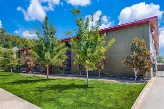 Building Photo - 5526 Reiger Ave
