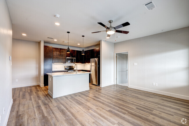 2BR, 2BA - 1140SF - Allum At South Post Oak